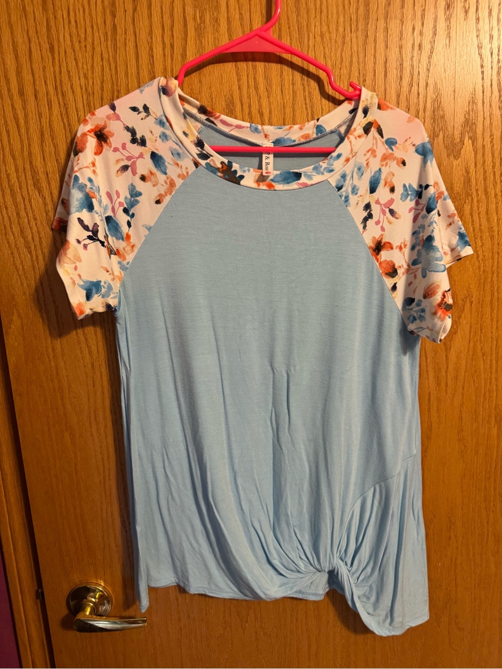Light Blue Floral Raglan Knot Front Tee - Women's Short Sleeve